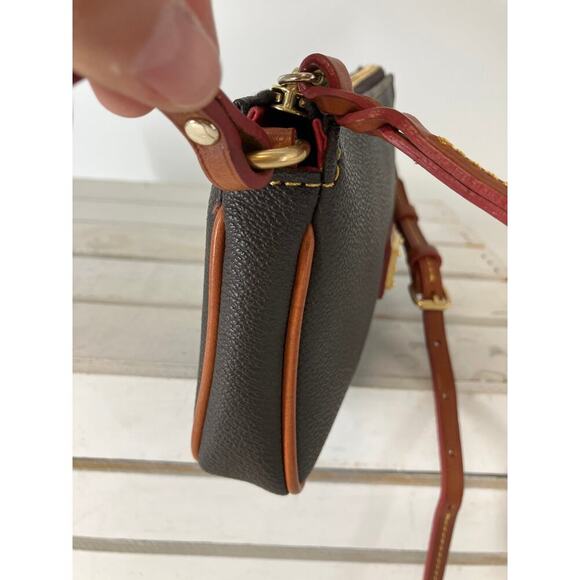 DOONEY & BOURKE SMALL BROWN PVC LEATHER CROSSOBDY BAG - Picture 3 of 16